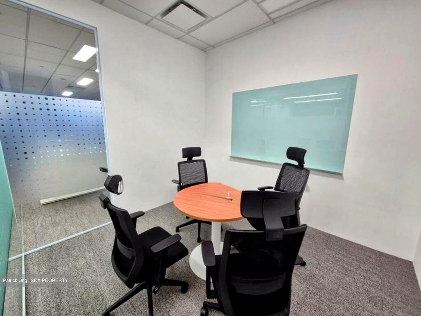 Oue Downtown (D1), Office #519729861